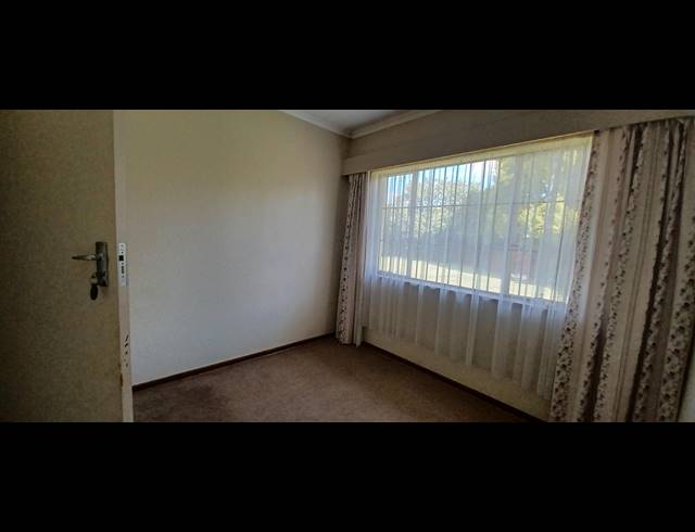 5 BEDROOM FREEHOLD FOR SALE IN DAL FOUCHE